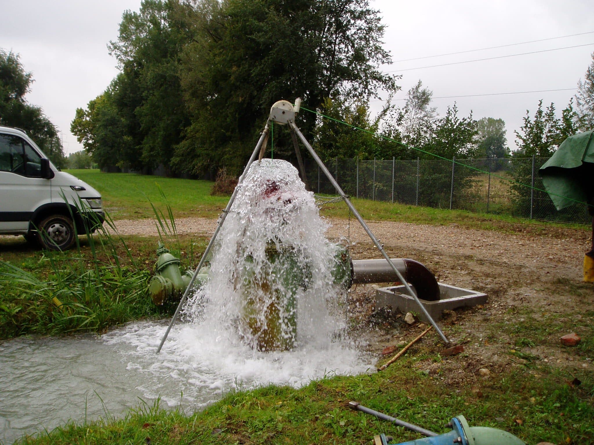 Intervento di manutenzione su un pozzo con prova di portata