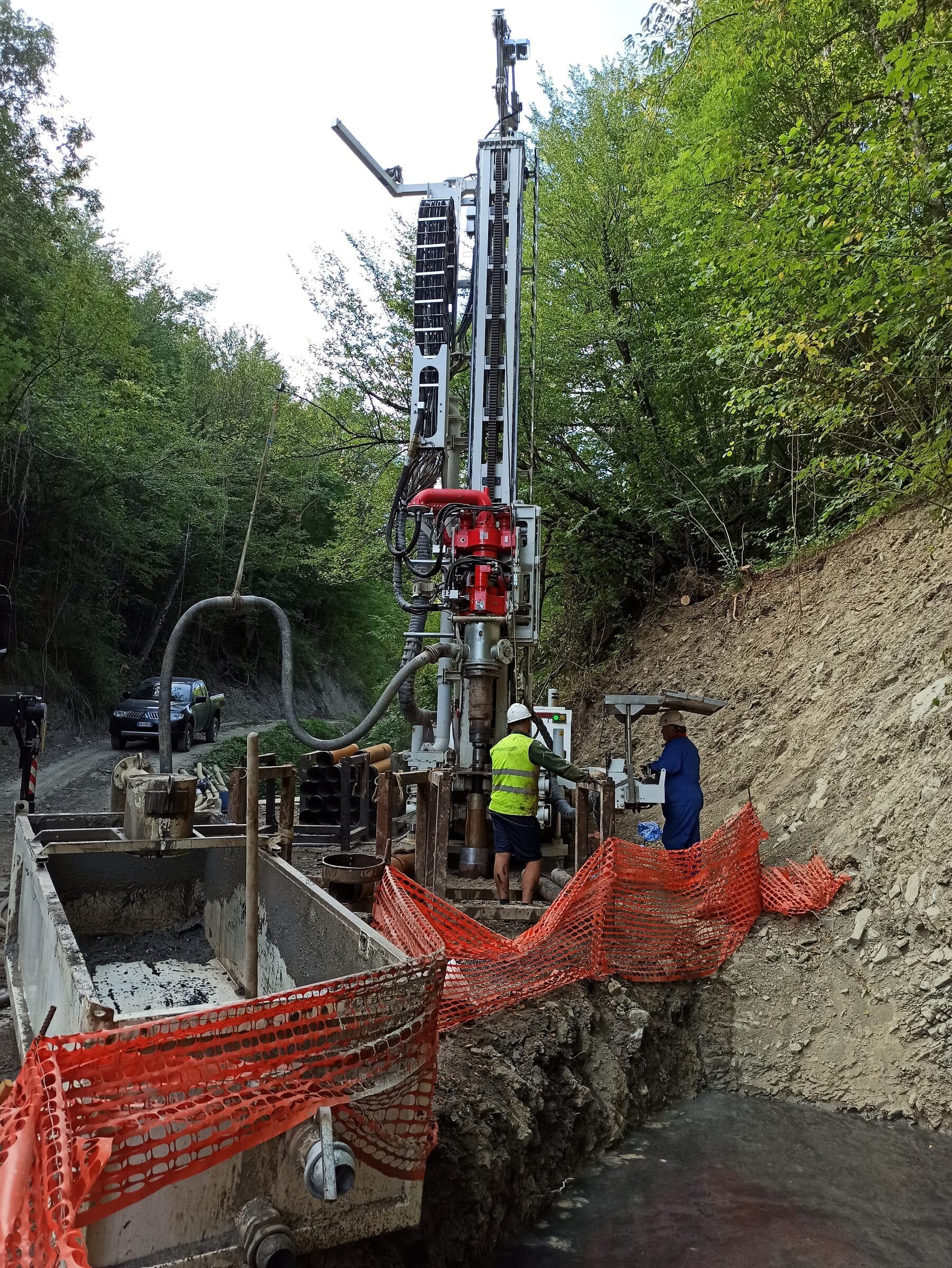 Impianto Idrogeo per perforazione a secco in un contesto urbano
